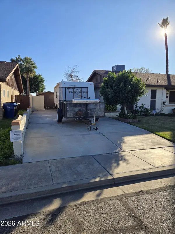 843 E GARNET Avenue, Mesa, AZ 85204