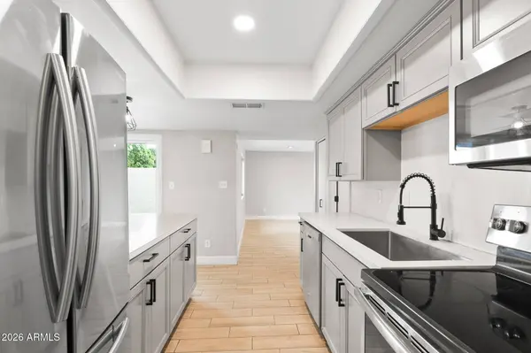 3101 W LOMA Lane, Phoenix, AZ 85051