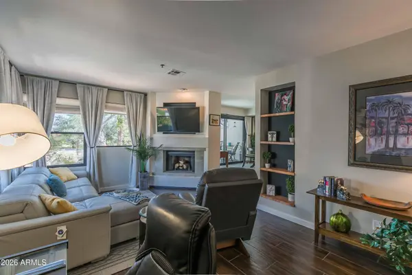 10080 E MOUNTAINVIEW LAKE Drive #204, Scottsdale, AZ 85258