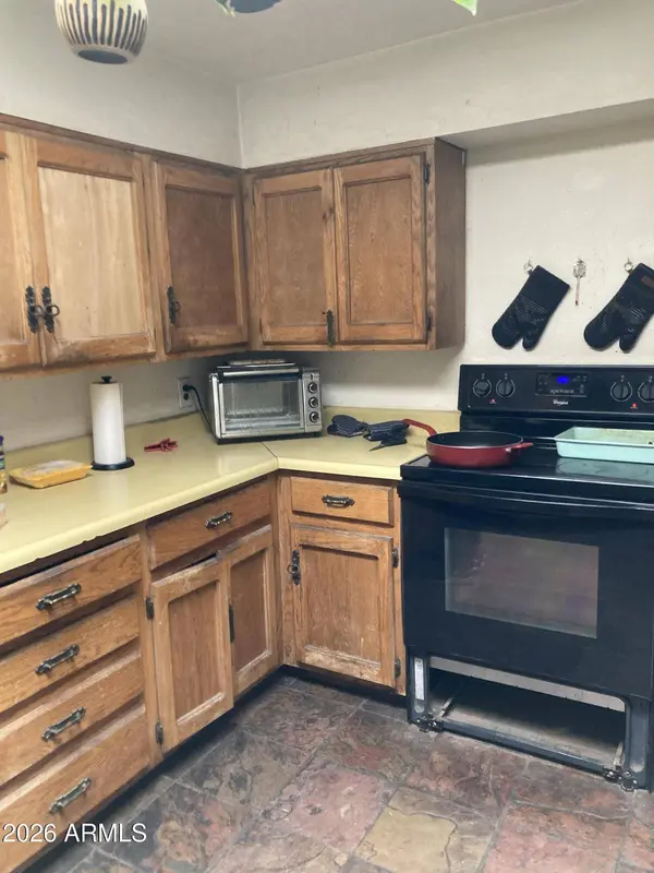 2729 W HAZELWOOD Street, Phoenix, AZ 85017