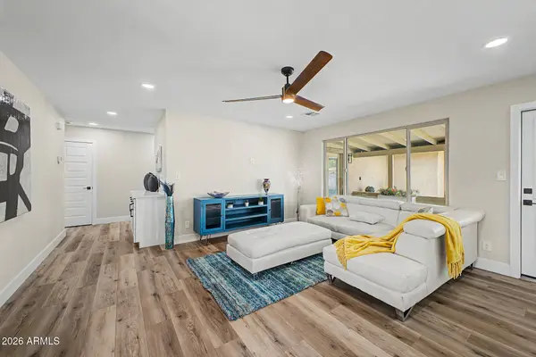 922 E LOYOLA Drive, Tempe, AZ 85282