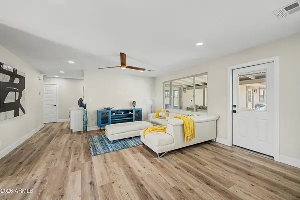 922 E LOYOLA Drive, Tempe, AZ 85282