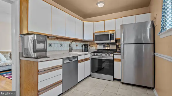 526 PALMER RD, Conshohocken, PA 19428