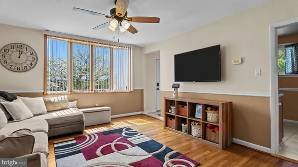 526 PALMER RD, Conshohocken, PA 19428