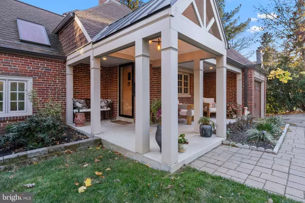 12 CHESTNUT LN, Wayne, PA 19087