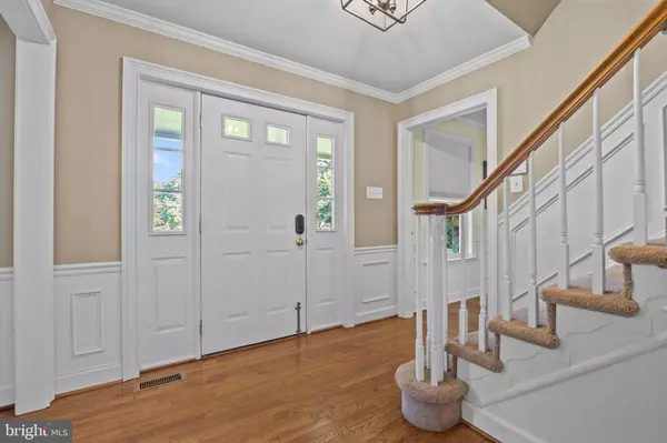 275 W SANDY RIDGE RD, Doylestown, PA 18901