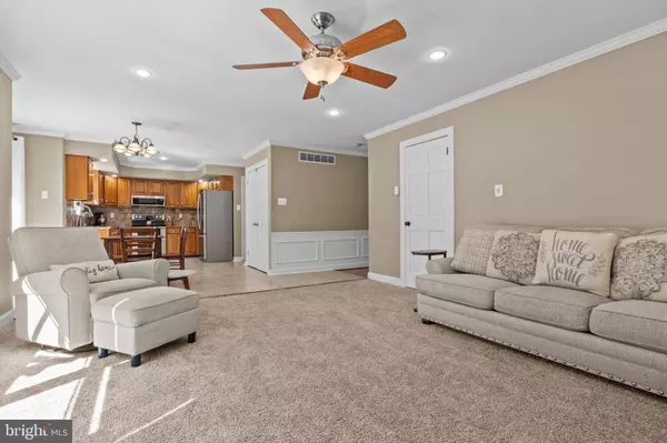 275 W SANDY RIDGE RD, Doylestown, PA 18901