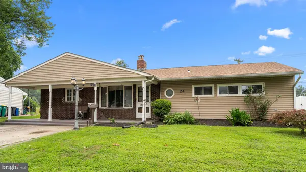24 TIGER LILY LN, Levittown, PA 19054