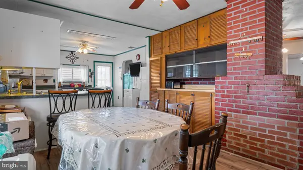 24 TIGER LILY LN, Levittown, PA 19054