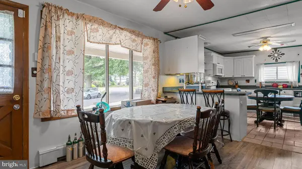 24 TIGER LILY LN, Levittown, PA 19054