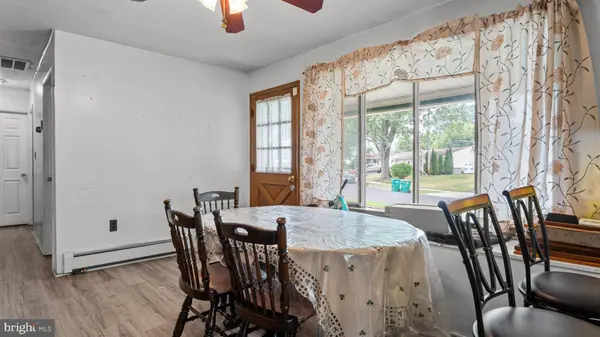 24 TIGER LILY LN, Levittown, PA 19054