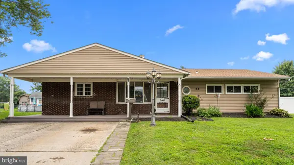 24 TIGER LILY LN, Levittown, PA 19054
