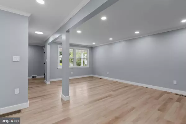 8004 ANDERSON ST, Philadelphia, PA 19118