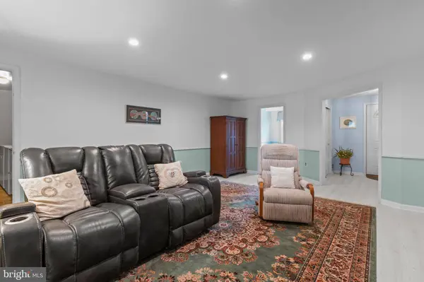 195 HARRIET RD, Southampton, PA 18966