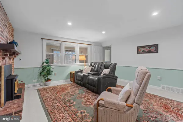 195 HARRIET RD, Southampton, PA 18966