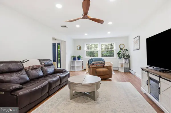980 PEBBLE HILL RD, Doylestown, PA 18901