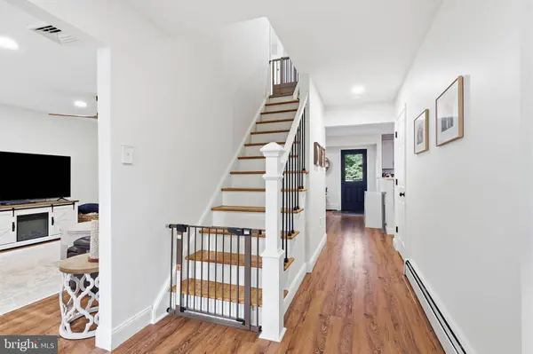 980 PEBBLE HILL RD, Doylestown, PA 18901