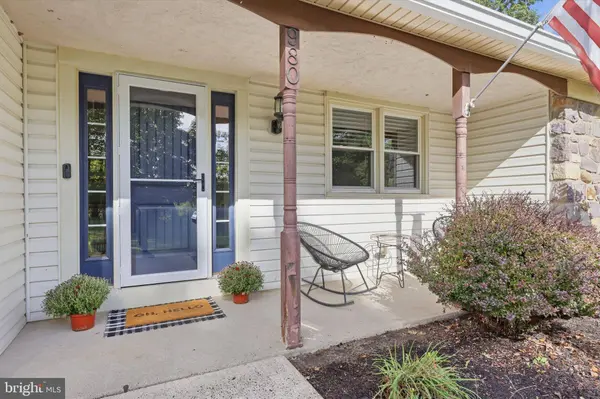 980 PEBBLE HILL RD, Doylestown, PA 18901