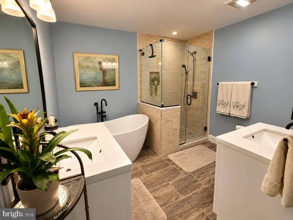 47 SKYVIEW WAY, Newtown, PA 18940
