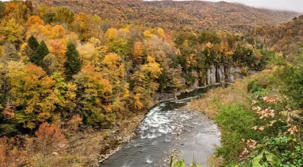 Scenic view of Breaks Interstate Park with fall colors in Kentucky - natural attractions and lifestyle living in Kentucky with Williams Elite Realty