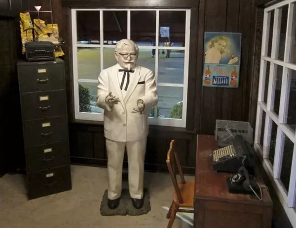 Statue of Colonel Sanders at the KFC Museum in London Kentucky — community and history with Williams Elite Realty