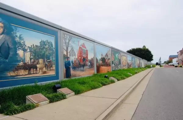 Paducah Kentucky riverfront murals — local culture and art near Kentucky homes for sale with Williams Elite Realty