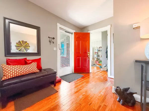 Brick home for sale in Corbin KY – 725 North Hancock Avenue with spacious layout, attached garage, and move-in ready condition near I-75 and Laurel Lake