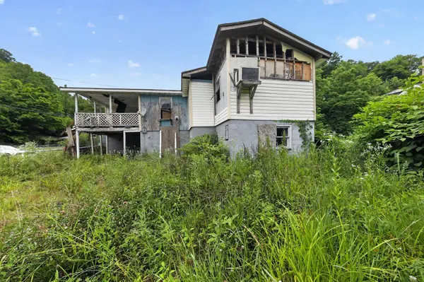41 Bulan Hiner Road, Bulan, KY 41722