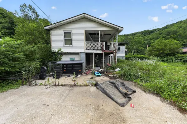 41 Bulan Hiner Road, Bulan, KY 41722