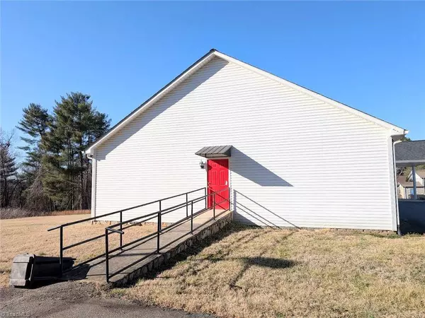 14160 NC Highway 87, Eden, NC 27288