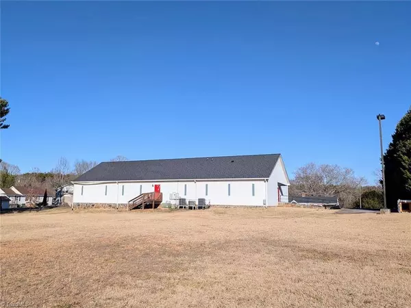 14160 NC Highway 87, Eden, NC 27288