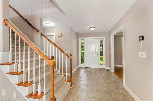 4335 Clovelly DR, Greensboro, NC 27406