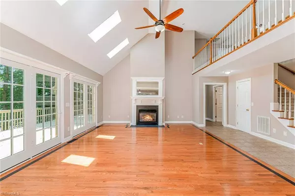 4335 Clovelly DR, Greensboro, NC 27406