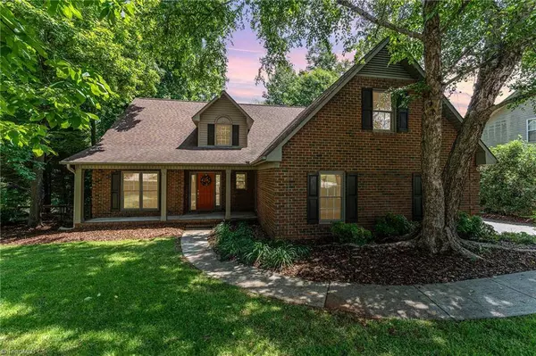 4335 Clovelly DR, Greensboro, NC 27406