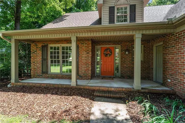 4335 Clovelly DR, Greensboro, NC 27406