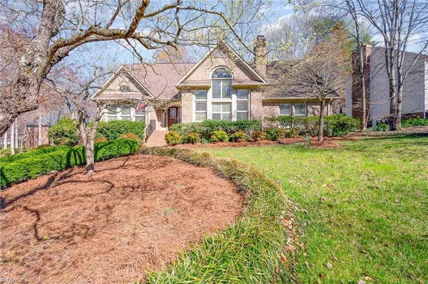 395 Bent Creek TRL, Kernersville, NC 27284