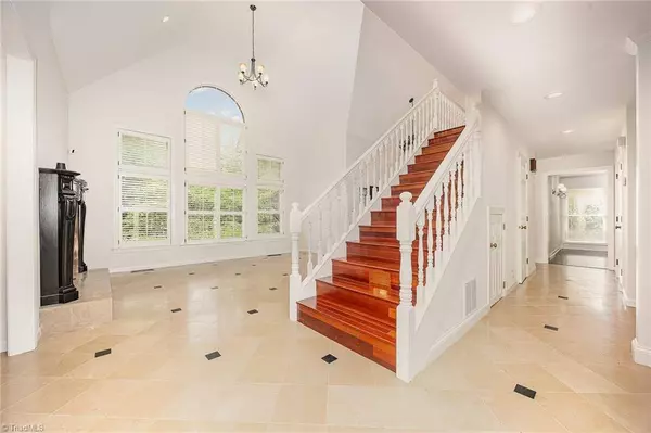 395 Bent Creek TRL, Kernersville, NC 27284