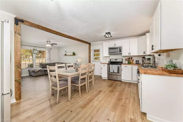 109 N 13th AVE, Mayodan, NC 27027-2121