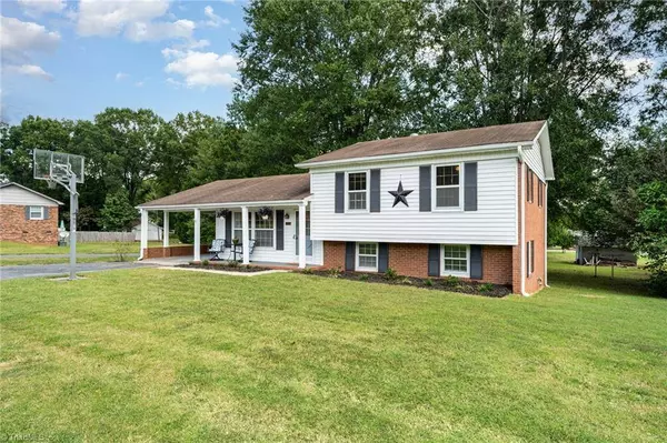 109 N 13th AVE, Mayodan, NC 27027-2121