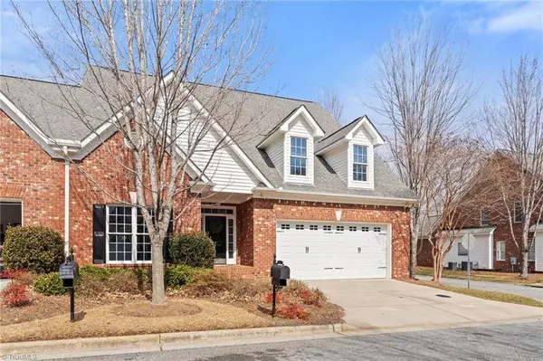 6 Hines Park LN, Greensboro, NC 27455-9338