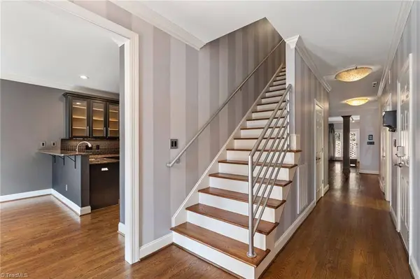 6 Hines Park LN, Greensboro, NC 27455-9338