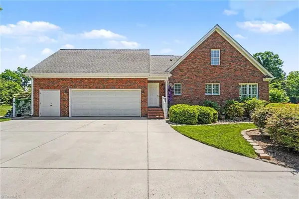 225 Devonway ST, Eden, NC 27288
