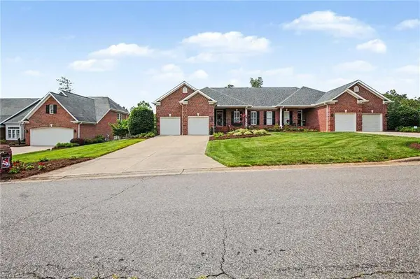 529 Bermuda DR, Eden, NC 27288-9577