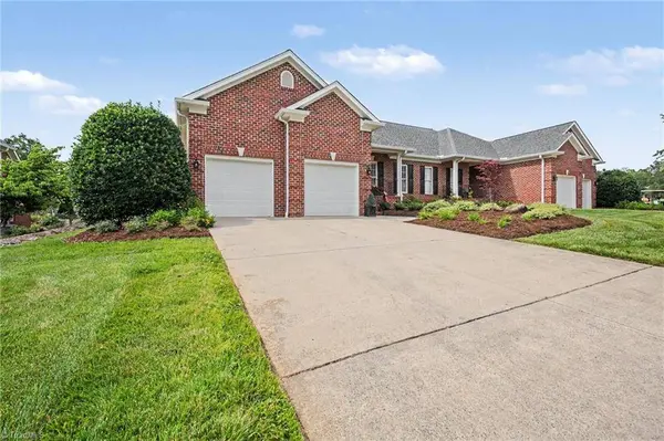529 Bermuda DR, Eden, NC 27288-9577