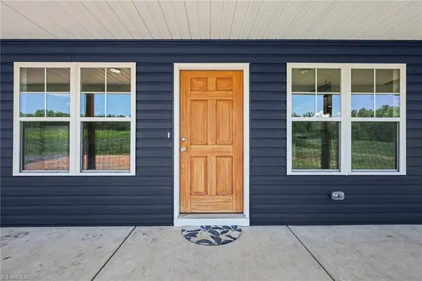 299 T Birch TRL, Stokesdale, NC 27357
