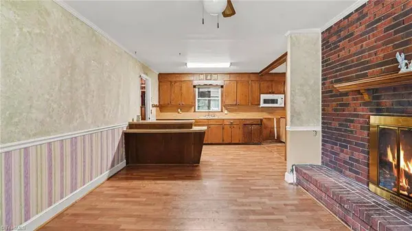 132 Cedarwood DR, Eden, NC 27288