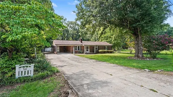 132 Cedarwood DR, Eden, NC 27288