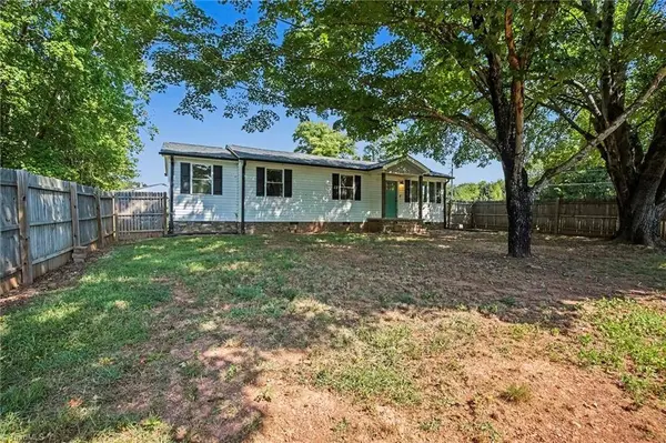 118 Shady Grove RD, Eden, NC 27288
