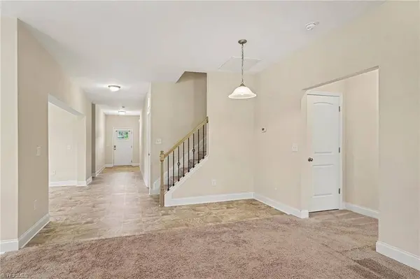 506 Bluffwood CT, Kernersville, NC 27284