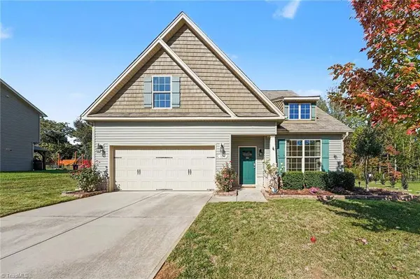 506 Bluffwood CT